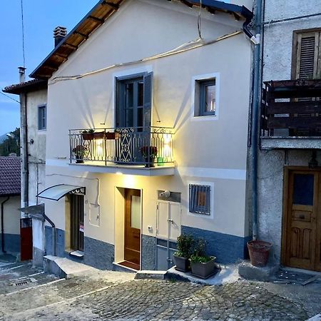 Villa Piccola Dimora Accogliente E Molto Panoramica Tagliacozzo Exterior foto